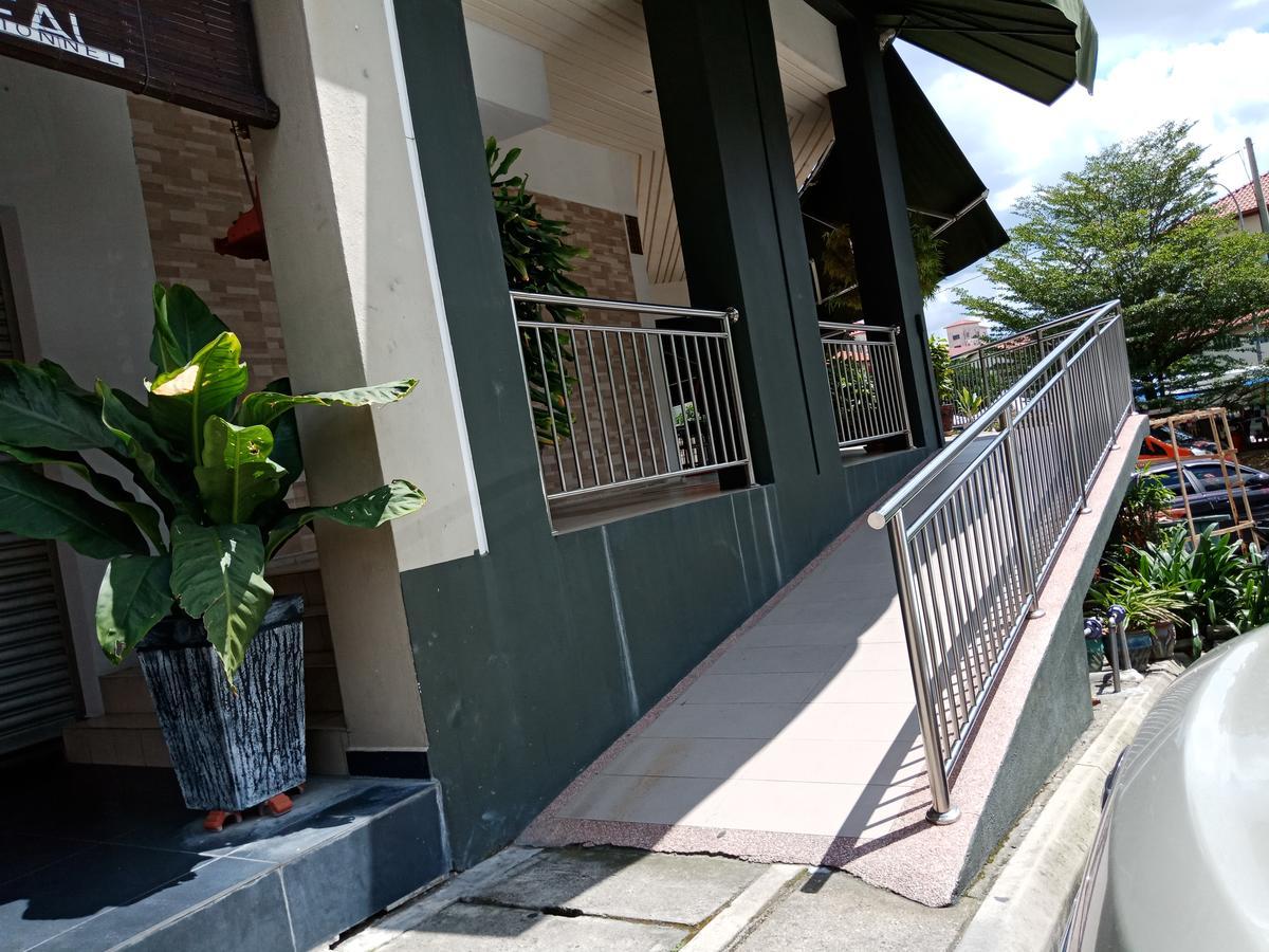 Hotel Zamburger Bukit Segar Cheras Exterior foto